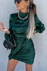 Minivestido fruncido con mangas abullonadas de satén